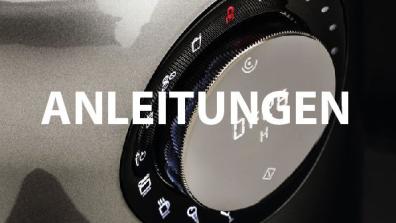 Nahaufnahme eines Mixer-Bedienelements mit dem weissen Textüberzug Anleitungen.